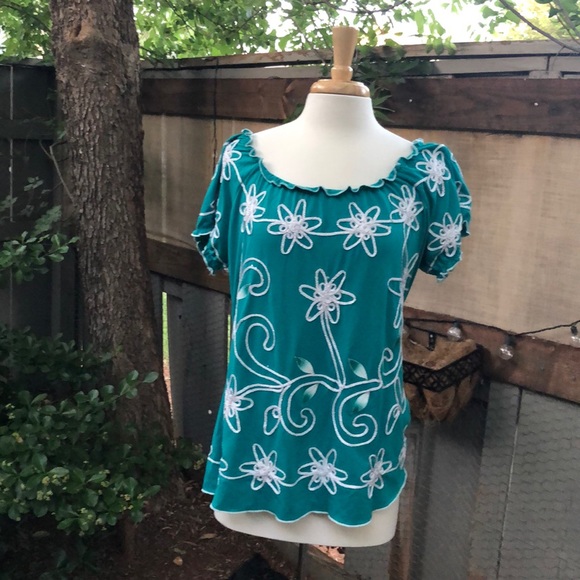 3/ $15 Lauren Michelle floral embellished peasant - Picture 1 of 6